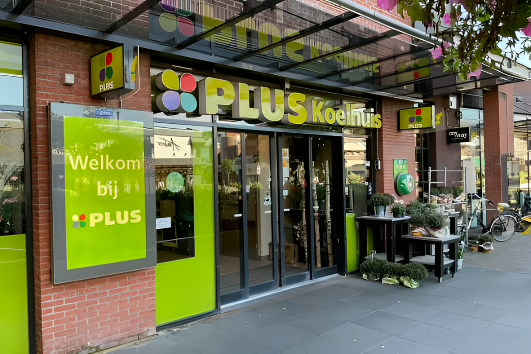 PLUS Koelhuis supermarkt aan De Vlashoeck 24 in Bergschenhoek